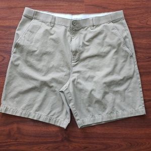 Men's Croft & Barrow khaki shorts, 36